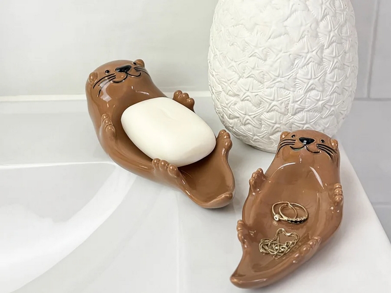 Svuotatasche, portasapone o portagioie a forma di lontra in ceramica